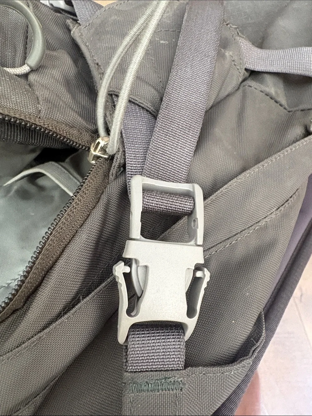 OSPREY Black Talon 22 Daypack